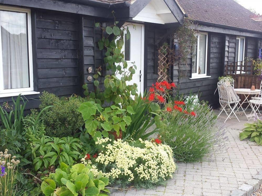 Stable Oak Cottages Maidstone Bagian luar foto