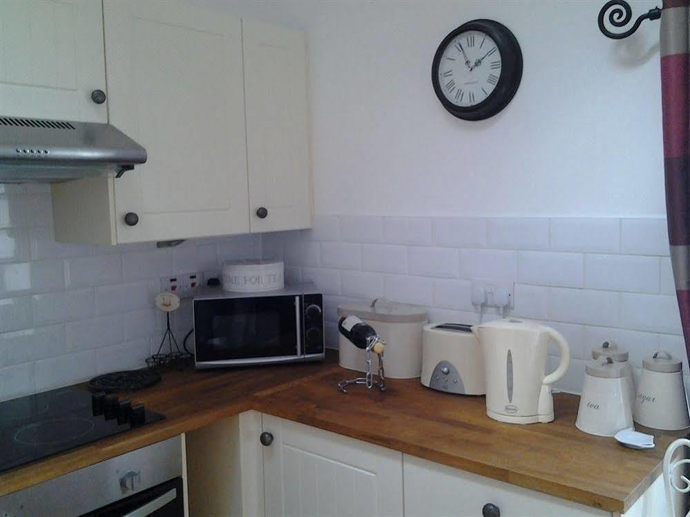 Stable Oak Cottages Maidstone Bagian luar foto